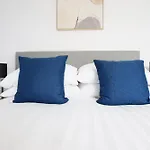 Stylish Abode In York-parking 公寓
