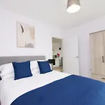 公寓 Stylish Abode In York-parking
