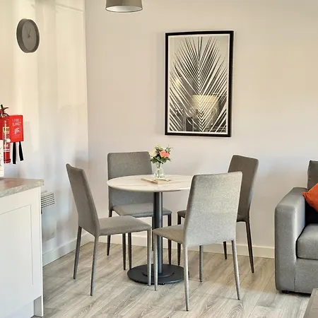 Stylish Abode In York-parking * ヨーク