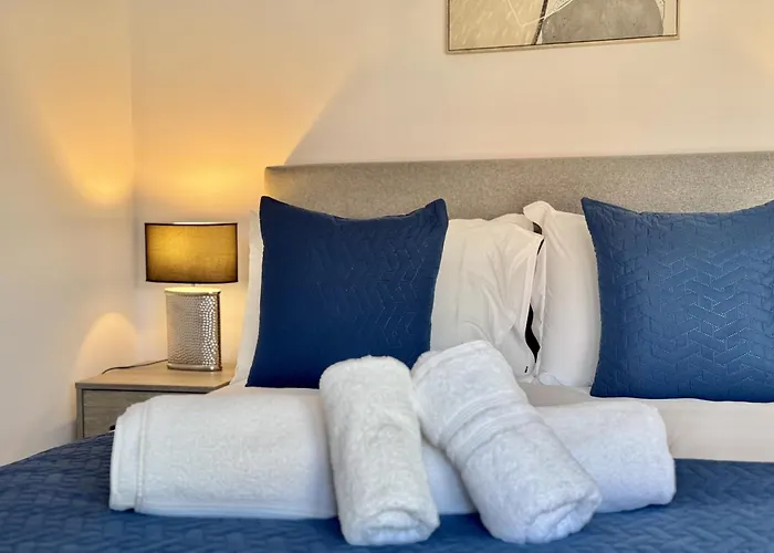 Stylish Abode In York-parking