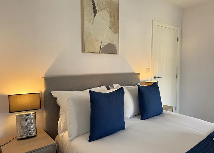 Stylish Abode In York-parking Lägenhet