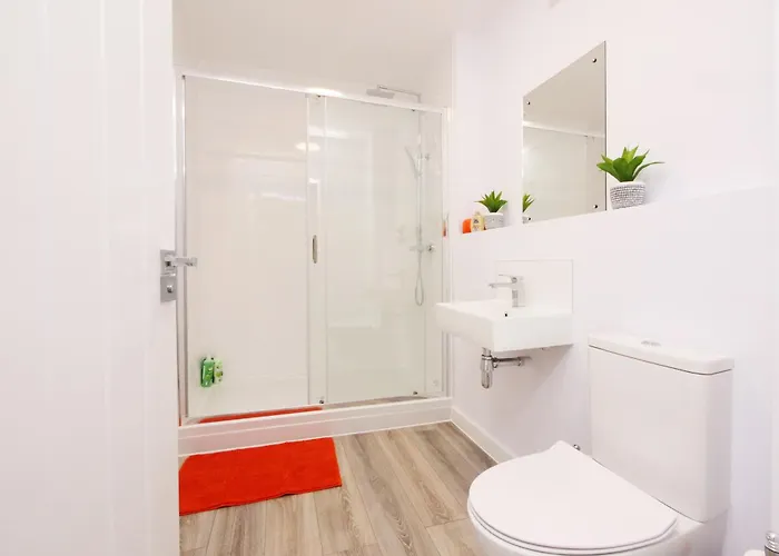 Stylish Abode In York-parking