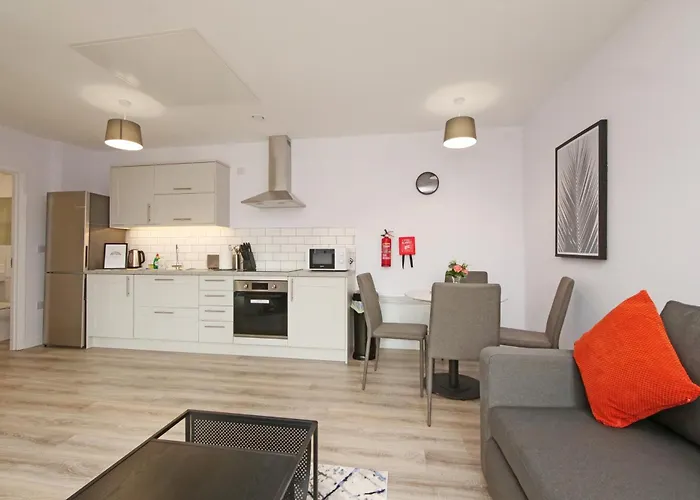 Stylish Abode In York-parking