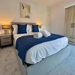 Appartement Stylish Abode In York-parking