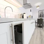 Stylish Abode In York-parking Appartement