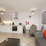 Stylish Abode In York-parking