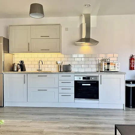 Apartament Stylish Abode In York-parking