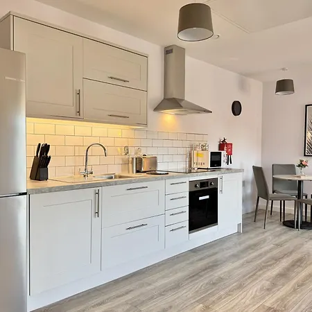 Stylish Abode In York-parking דירה יורק