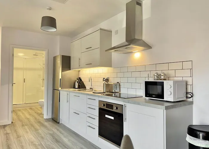 Stylish Abode In York-parking * York