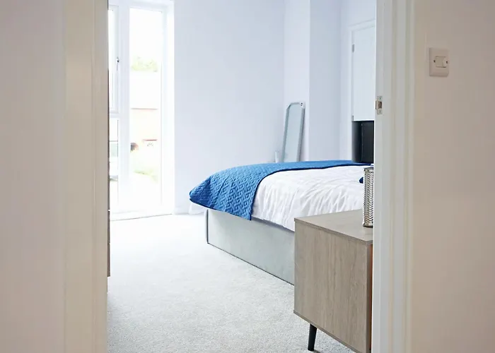 Stylish Abode In York-parking York