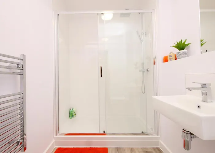 Stylish Abode In York-parking York