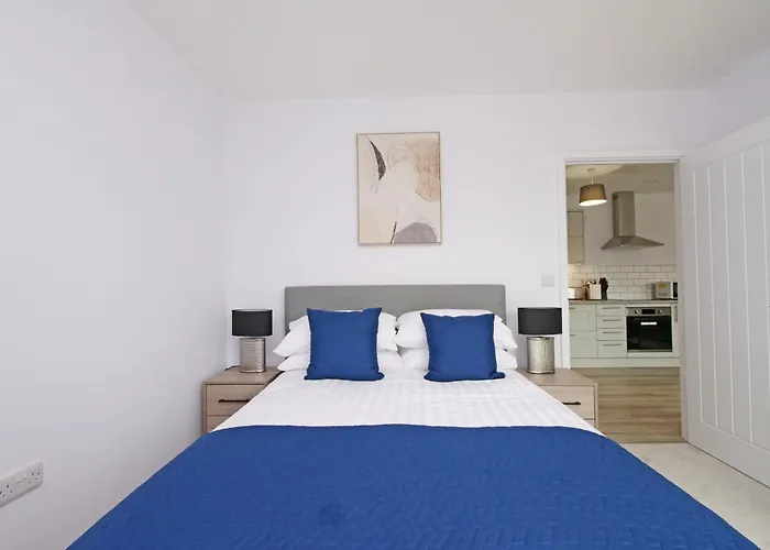 Stylish Abode In York-parking York